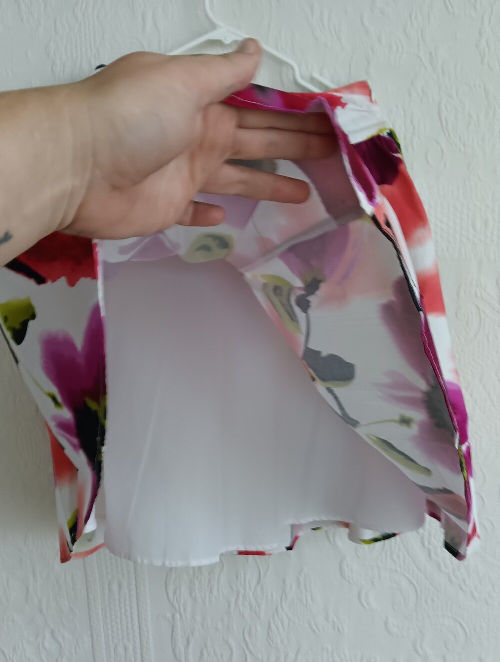 Worthington Saturated Floral A-Line Skirt  White Pink Red Pleated Knee Length SM - Picture 8 of 11